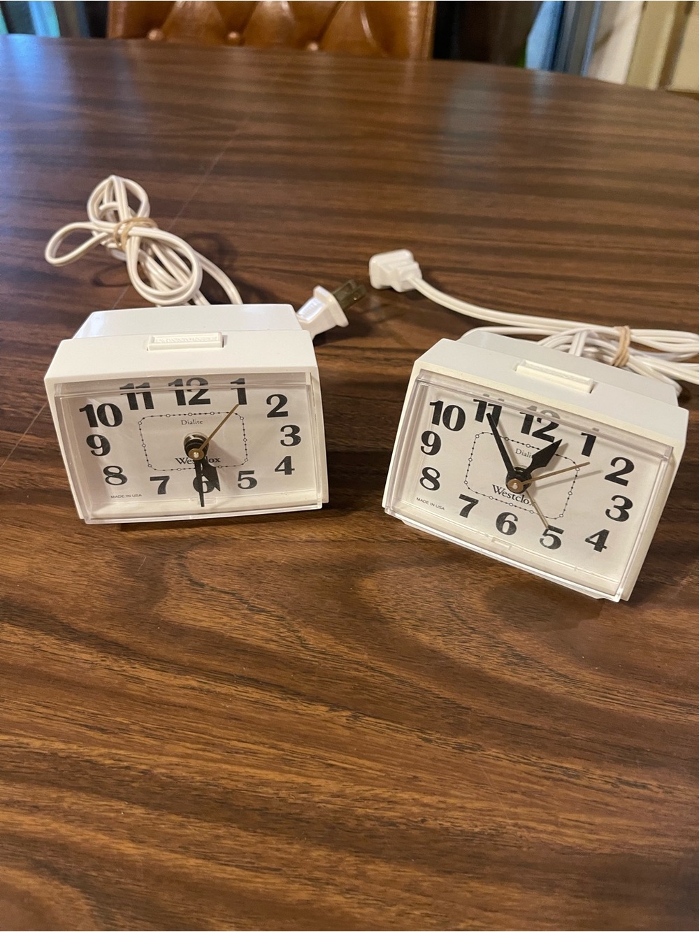 Vtg set White Classic Dialite Twin Electric Alarm Clock Set